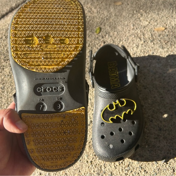Batman Crocs - Picture 4 of 4